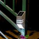 Solar-powered stair light PIR